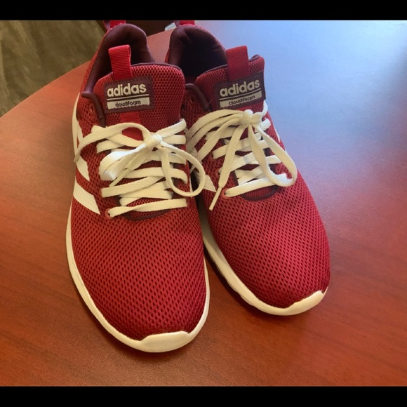 RED AND WHITE ADIDAS US SIZE 7. CLEAN WITH NO MAJOR SCUFFS OR TEARS. SOLD. AS IS - Picture 4 of 4